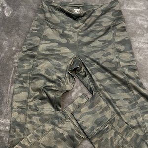 Reebok size s/p camo yoga pants
